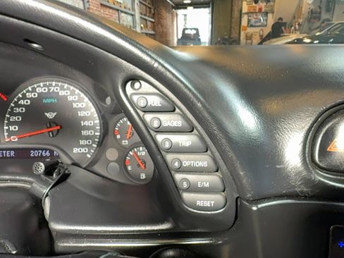 Used 1998 Chevrolet Corvette Convertible w/ Memory Pkg RWD image 23