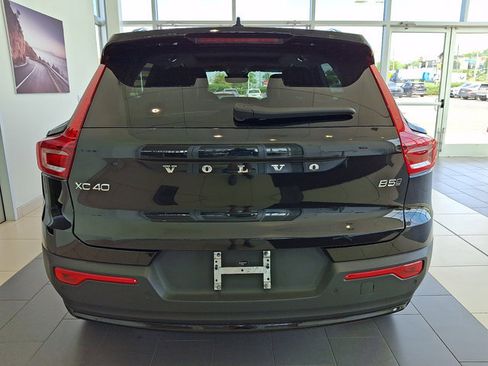 Used 2024 Volvo XC40 B5 Plus w/ Climate Package AWD/4WD image 5