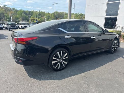 Used 2022 Nissan Altima 2.5 Platinum image 2