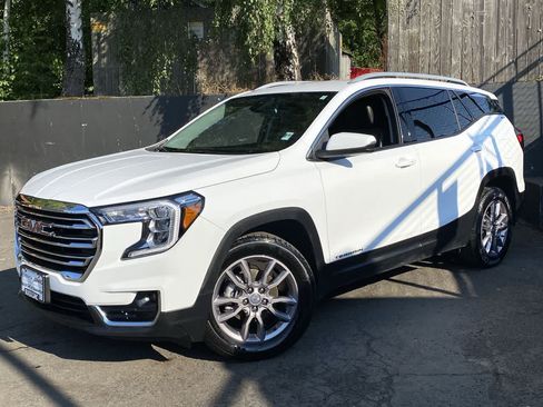 Used 2024 GMC Terrain SLT AWD/4WD image 1