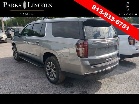 Used 2024 Chevrolet Suburban LT w/ Luxury Package image 8