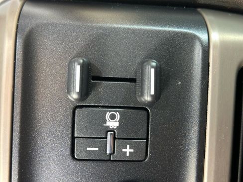 Used 2016 GMC Sierra 1500 Denali image 35