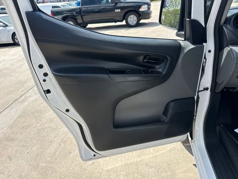 Used 2019 Nissan NV200 S image 20