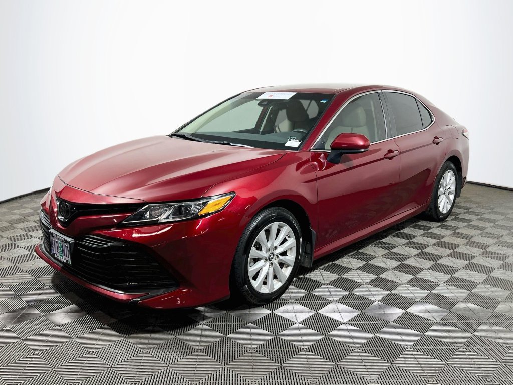 Certified 2019 Toyota Camry LE FWD image 3