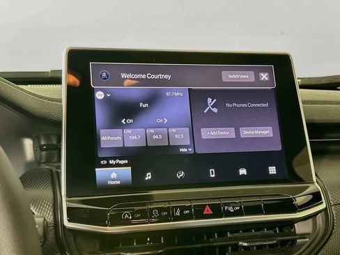 Certified 2025 Jeep Compass Limited w/ Sun & Sound Group AWD/4WD image 23