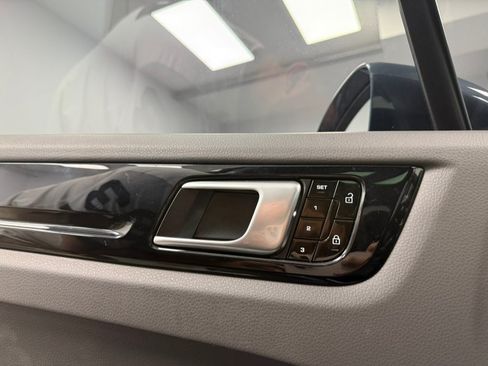 Used 2019 Porsche Cayenne S w/ Premium Plus Package AWD/4WD image 63