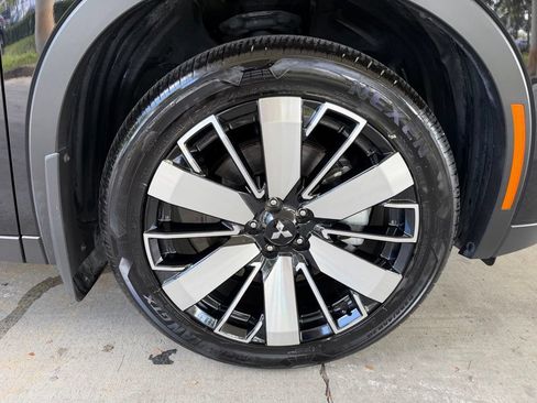 Used 2025 Mitsubishi Outlander SE FWD image 21