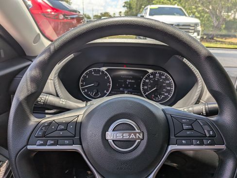 Used 2024 Nissan Sentra SV FWD image 26