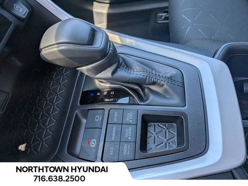 Used 2025 Toyota RAV4 XLE AWD/4WD image 14
