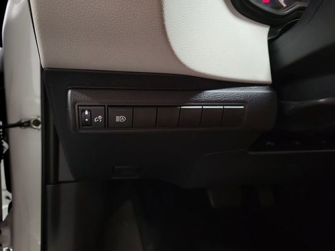 Used 2022 Toyota Corolla LE FWD image 21
