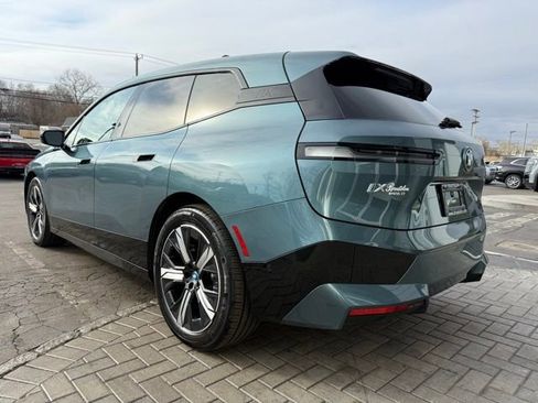 Used 2022 BMW iX xDrive50 w/ Premium Package image 8