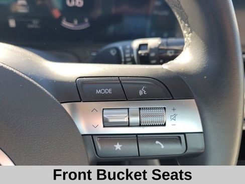 Used 2025 Hyundai Kona SEL image 11