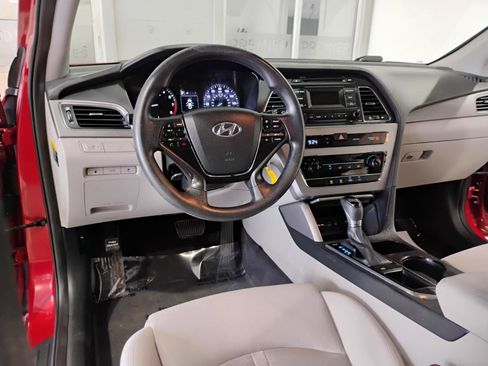Used 2017 Hyundai Sonata SE image 19