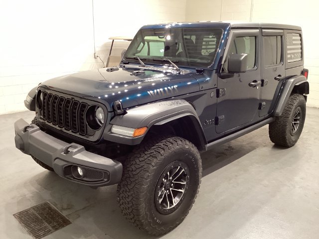 Used 2025 Jeep Wrangler Unlimited Sport AWD/4WD image 3