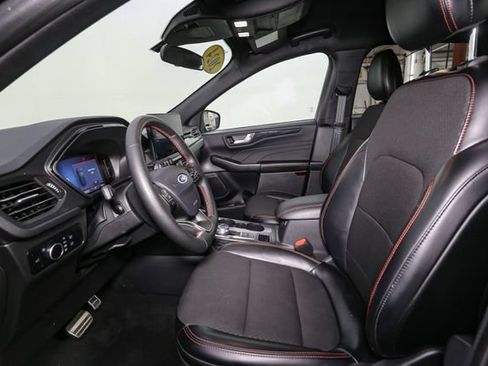 Used 2024 Ford Escape ST-Line w/ Tech Pack #1 AWD/4WD image 39