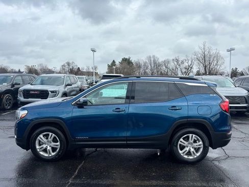 Used 2020 GMC Terrain SLE w/ Driver Convenience Package image 8