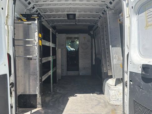 Used 2019 RAM ProMaster 2500 w/ Premium Appearance Group FWD image 2