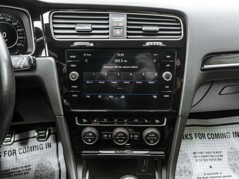 Used 2019 Volkswagen Golf R 4-Door image 20