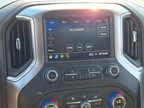 Used 2022 Chevrolet Silverado 1500 LT w/ Z71 Off-Road Package AWD/4WD image 25