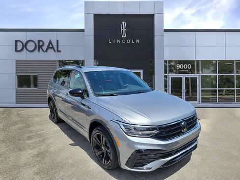 Used 2024 Volkswagen Tiguan SE R-Line AWD/4WD image 1