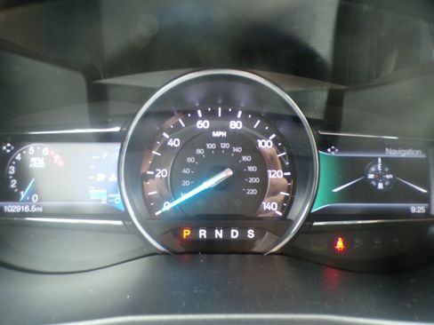 Used 2019 Ford Explorer Limited image 22