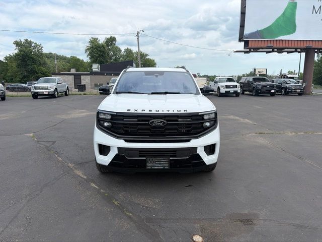 Used 2025 Ford Expedition Max Platinum w/ Stealth Appearance Package AWD/4WD image 2