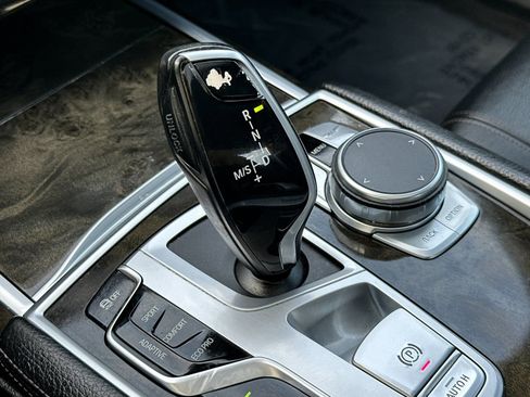 Used 2019 BMW 740i w/ M Sport Package image 24