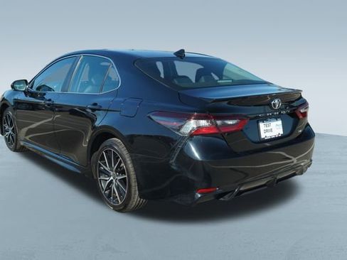 Used 2024 Toyota Camry SE image 5