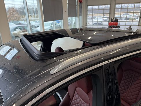 Used 2022 Audi SQ7 Premium Plus w/ SQ7 Executive Package image 10