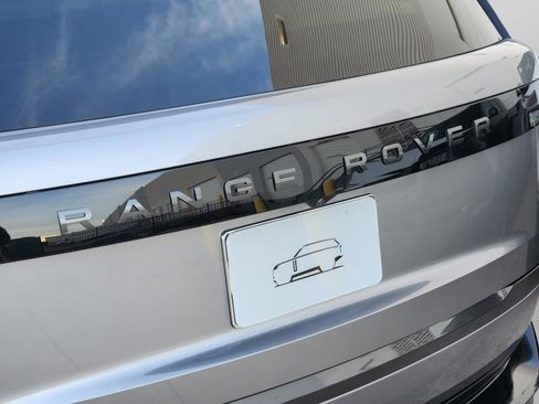 New 2026 Land Rover Range Rover Long Wheelbase SE image 37