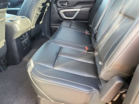 Used 2016 Nissan Titan PRO-4X AWD/4WD image 10