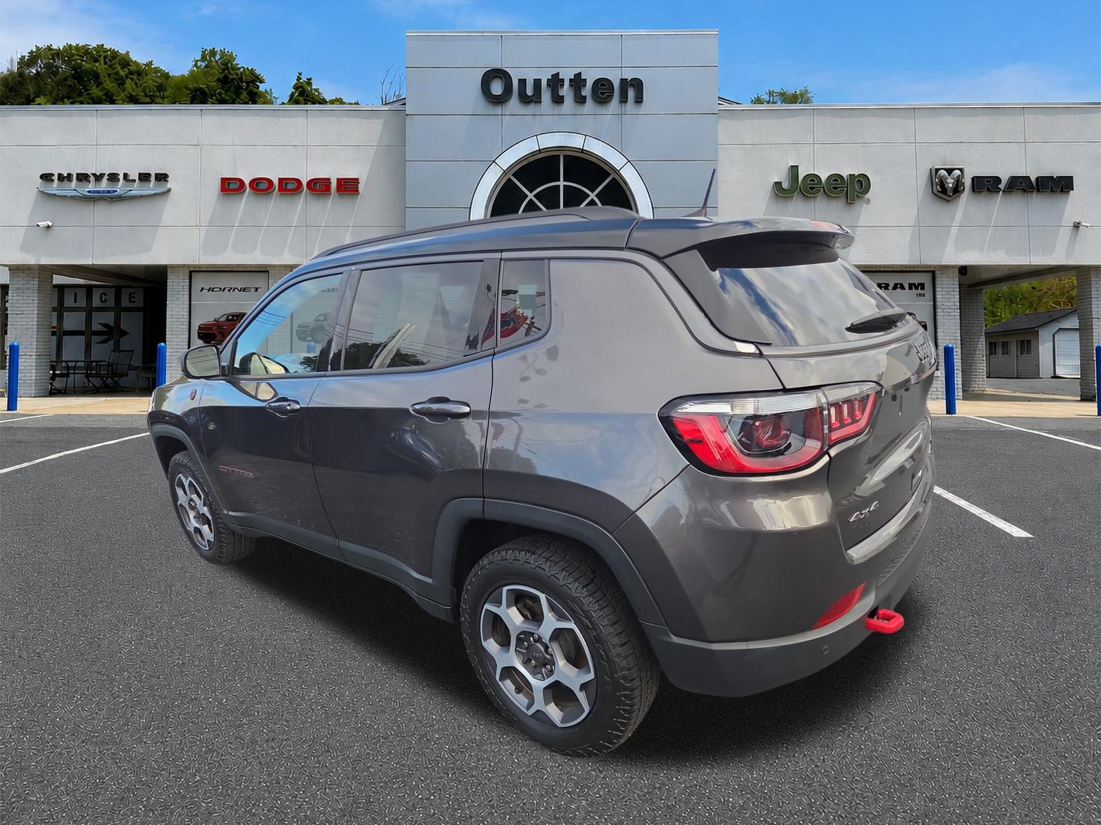 Used 2022 Jeep Compass Trailhawk w/ Trailhawk Convenience Group AWD/4WD image 6