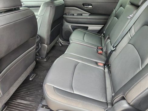 Used 2024 Nissan Pathfinder SL w/ Cargo Package image 31