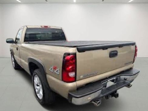 Used 2005 Chevrolet Silverado 1500 LS w/ Light Duty Power Package AWD/4WD image 6