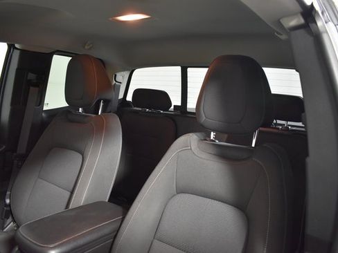 Used 2022 Chevrolet Colorado LT w/ LT Convenience Package image 10