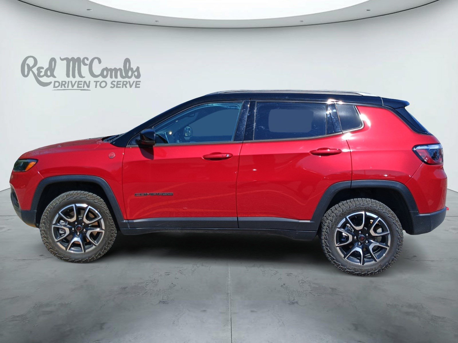 Used 2025 Jeep Compass Trailhawk AWD/4WD image 7