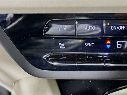 Used 2023 Buick Envision Preferred image 27