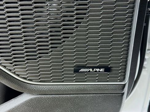 Used 2024 Jeep Grand Cherokee Trailhawk image 19