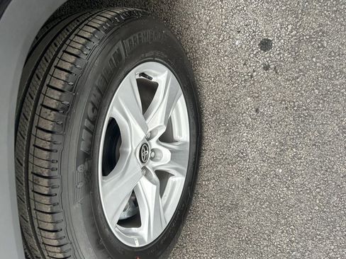 Certified 2025 Toyota Highlander LE image 20