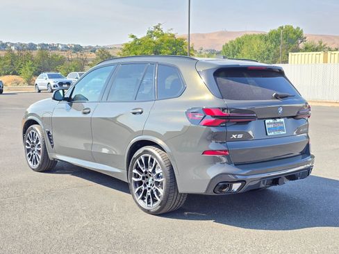 New 2026 BMW X5 xDrive50e w/ M Sport Package AWD/4WD image 4