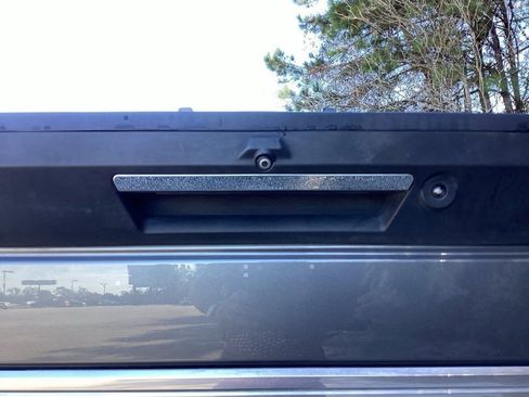 Used 2022 Ford F250 Platinum w/ FX4 Off-Road Package image 11