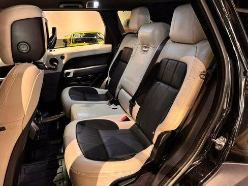 Used 2020 Land Rover Range Rover Sport HST image 10