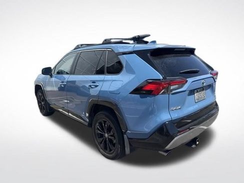 Used 2022 Toyota RAV4 SE w/ Convenience Package AWD/4WD image 3