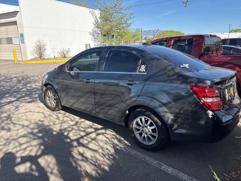 Used 2020 Chevrolet Sonic LT image 4