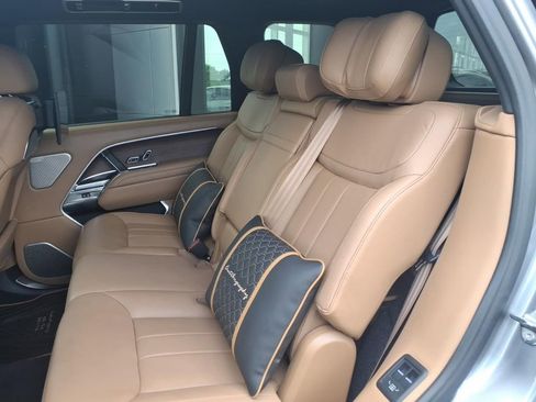 Used 2024 Land Rover Range Rover Long Wheelbase Autobiography AWD/4WD image 28