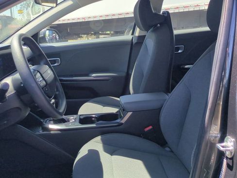 Used 2025 Kia K4 FWD image 23