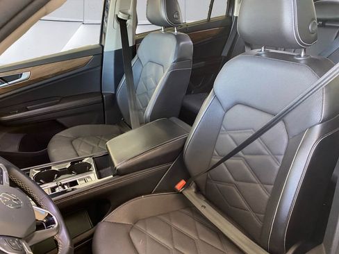 Used 2024 Volkswagen Atlas SE image 8