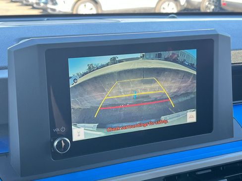 Used 2025 Toyota Tacoma TRD Off-Road image 17