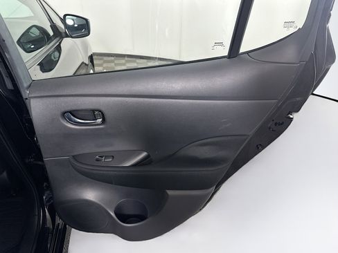 Used 2024 Nissan Leaf S image 28