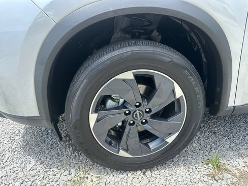 Used 2025 Nissan Rogue SV FWD image 13